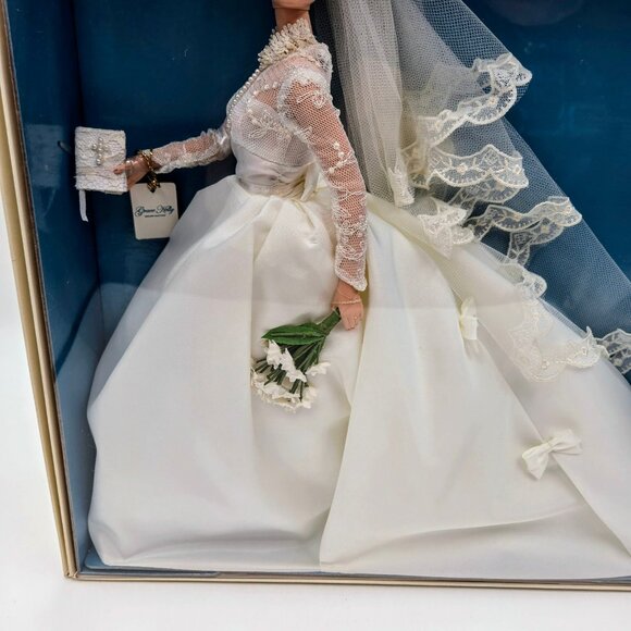 Barbie Grace Kelly The Bride Silkstone Collector Doll Gold Label T7942 2011 Matt - Picture 6 of 16
